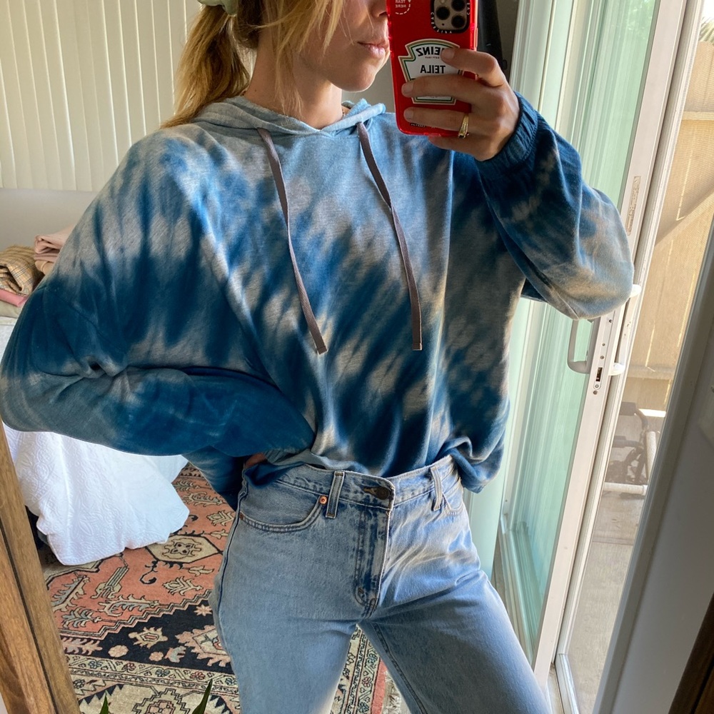 TIE DYE SWEATSHIRT